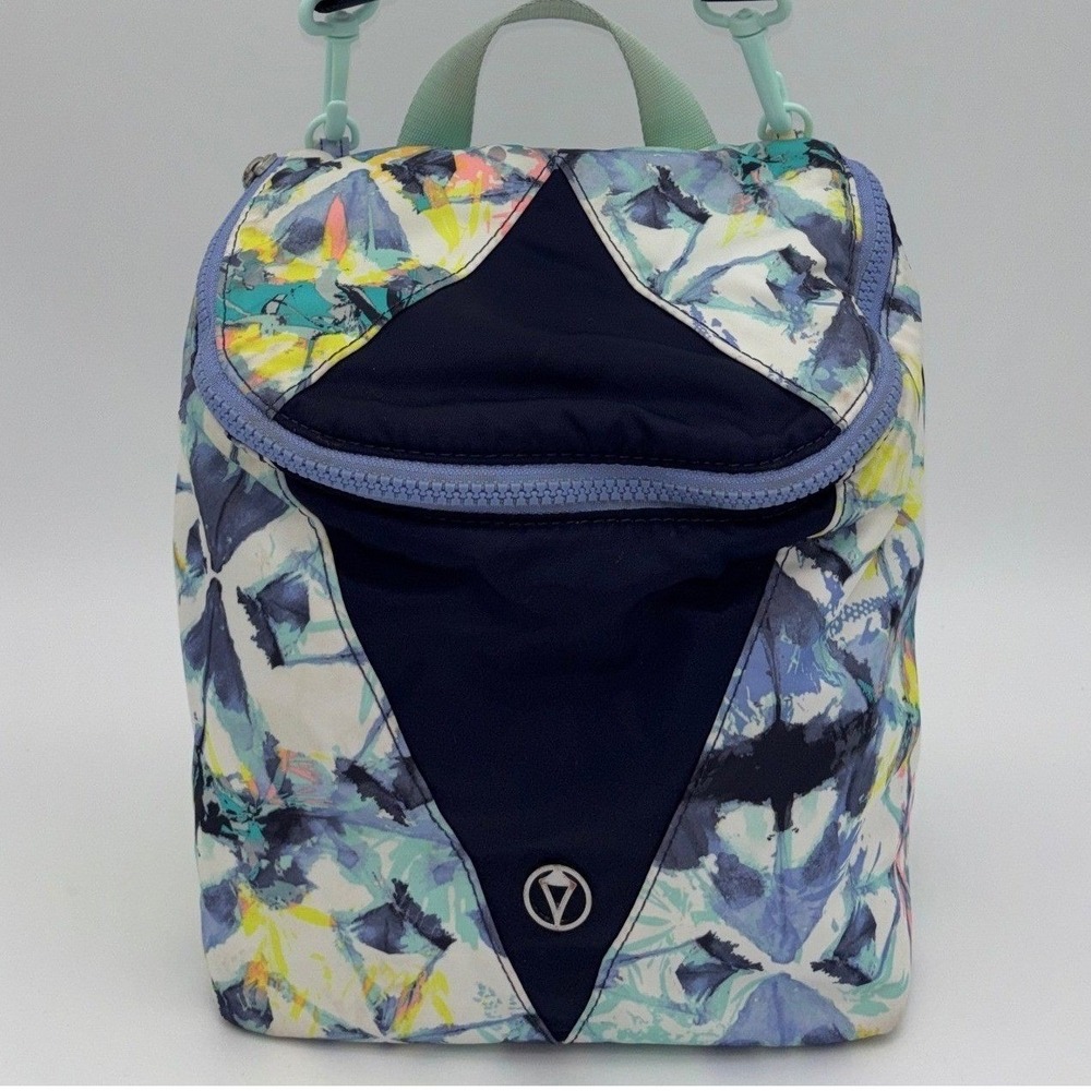LULULEMON IVIVVA Lunch Box Bag Floral Blue Insulated Adjustable Crossbody Strap